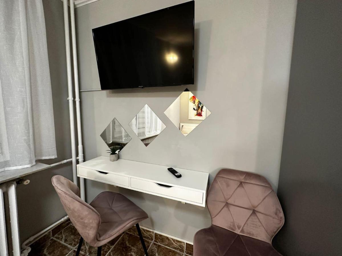 One Room Apartment Decebal Bukarest Eksteriør billede
